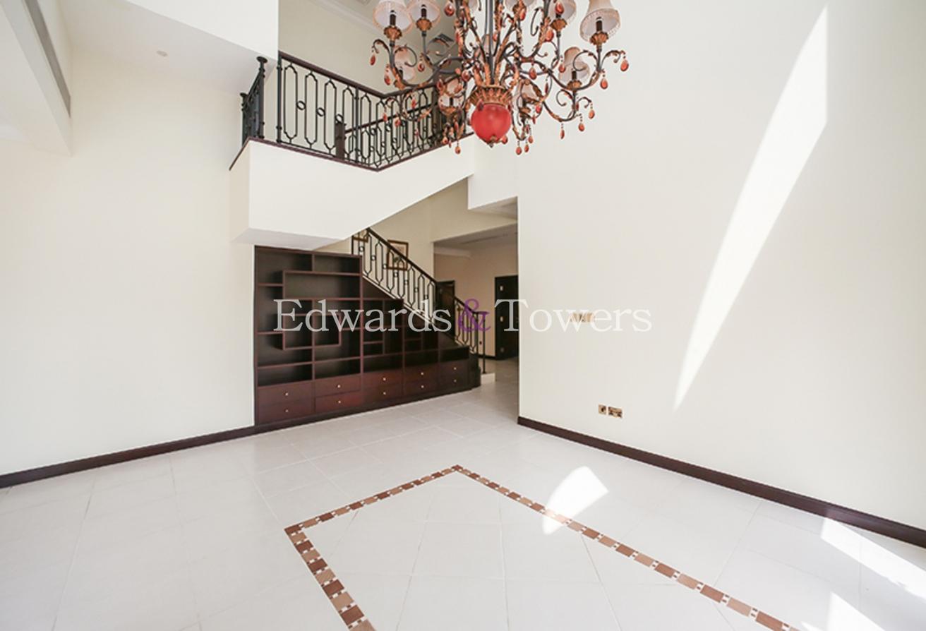 Upgraded Kitchen | On the Frond Location | 4 Bed photo 7
