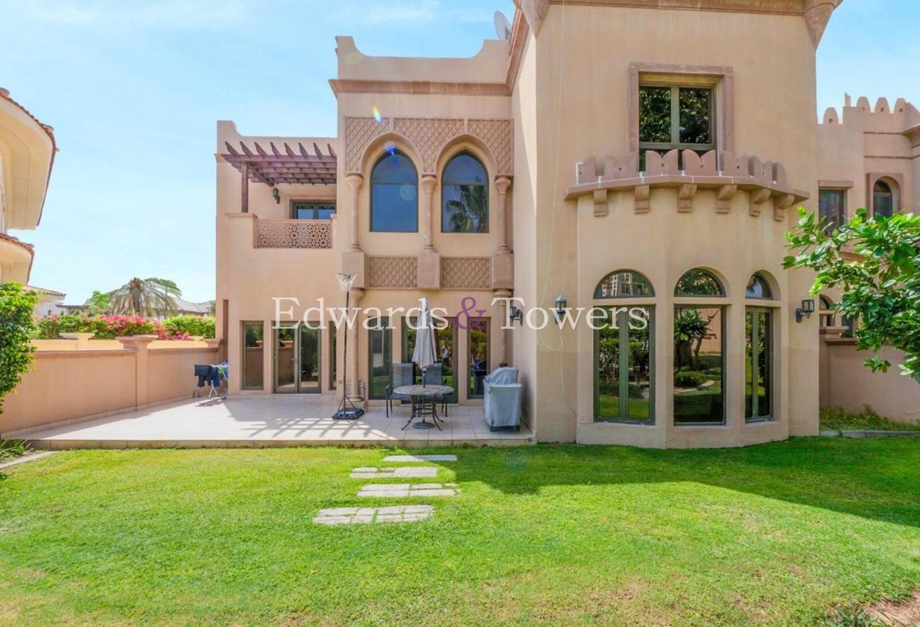 Upgraded Kitchen | On the Frond Location | 4 Bed photo 20