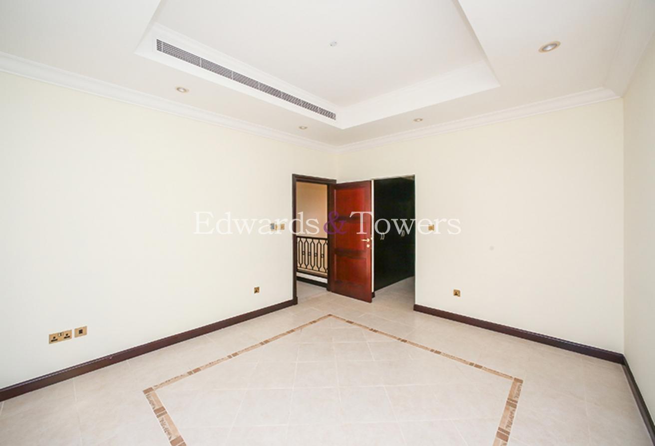 Upgraded Kitchen | On the Frond Location | 4 Bed photo 18