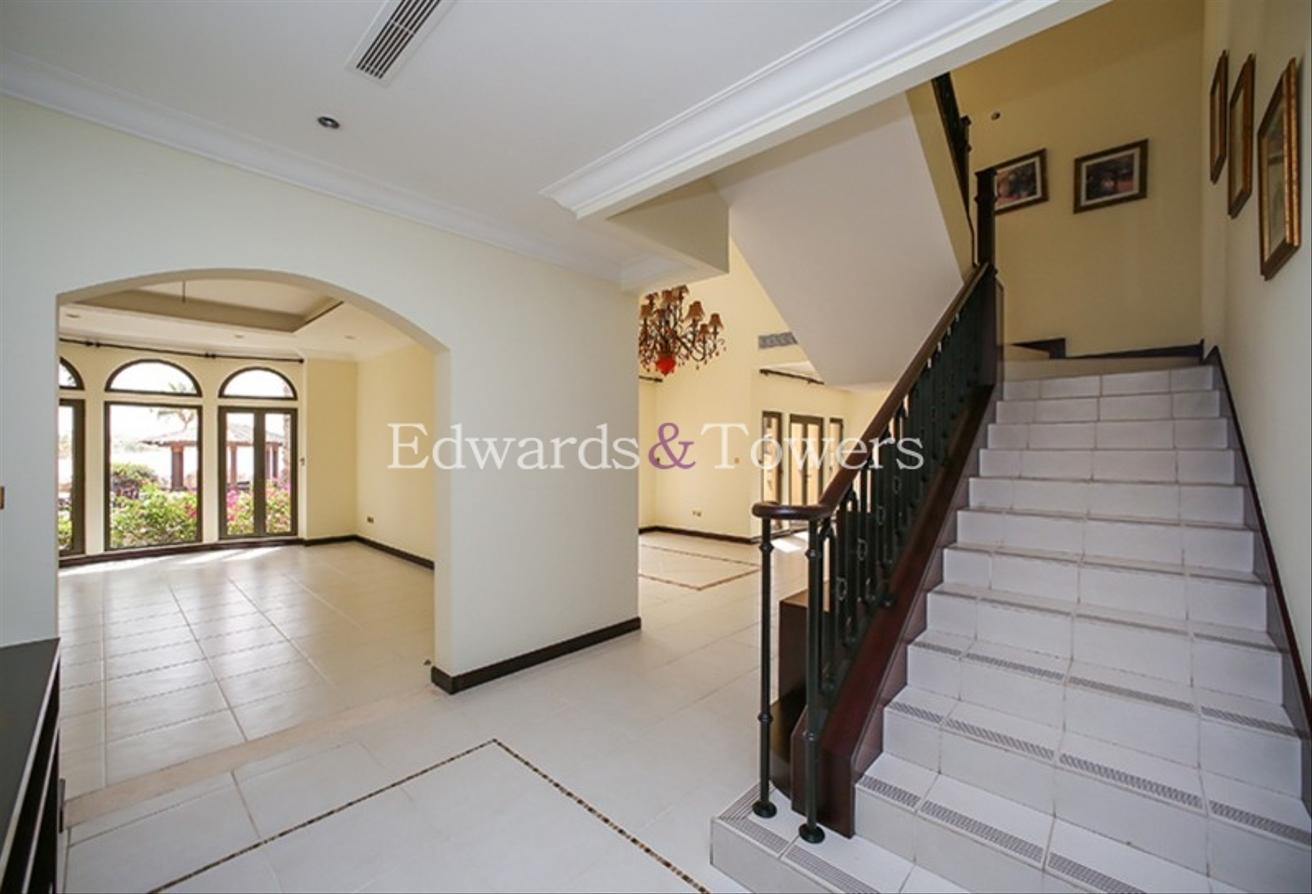 Upgraded Kitchen | On the Frond Location | 4 Bed photo 9