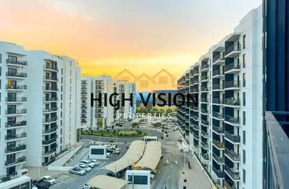 Apartment - 2 Bedrooms - 2 Bathrooms for sale in Waters Edge - Yas Island - Abu Dhabi