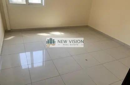 شقة - غرفة نوم - 2 حمامات للايجار في بناء النباعة - النبعة - الشرق - الشارقة