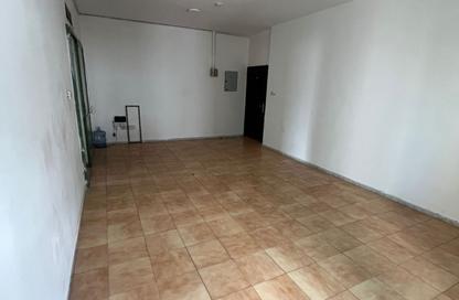 Apartment - 2 - 2 for rent in Qasimia 10 building - Al Mahatta - Al Qasimia - Sharjah Apartment - 2 - 2 for rent in Qasimia 10 building - Al Mahatta - Al Qasimia - Sharjah