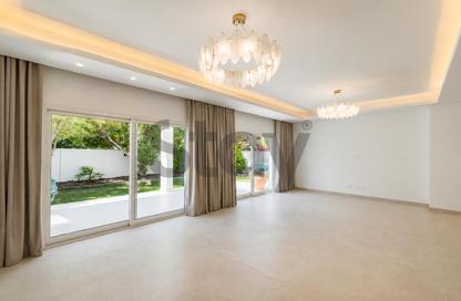 Villa - 4 Bedrooms - 3 Bathrooms for rent in Meadows 1 - Meadows - Dubai
