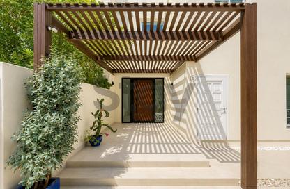 Villa - 4 Bedrooms - 3 Bathrooms for rent in Meadows 1 - Meadows - Dubai