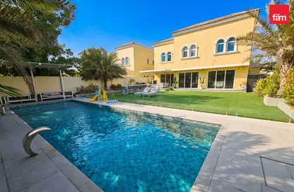 Villa - 4 Bedrooms - 4 Bathrooms for rent in District 5 - Jumeirah Park - Dubai