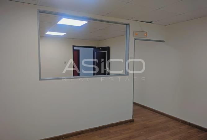 98700359 - Property Image 3