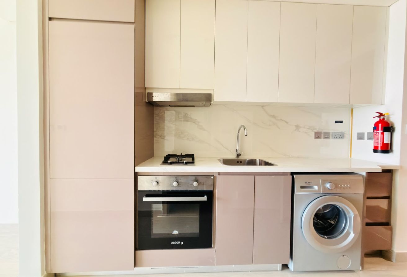 High floor | Vacant | Spacious Layout gallery image