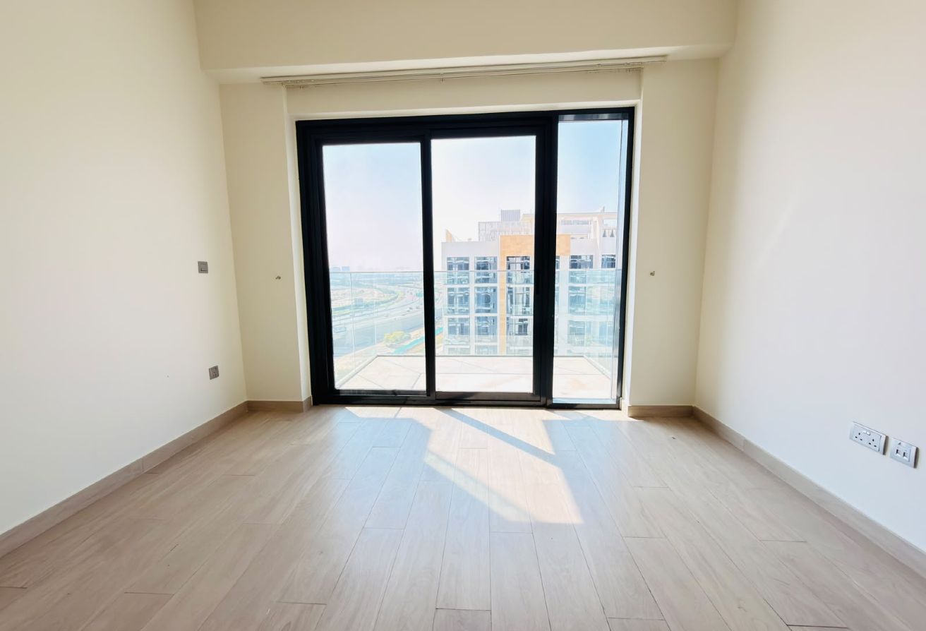 High floor | Vacant | Spacious Layout gallery image