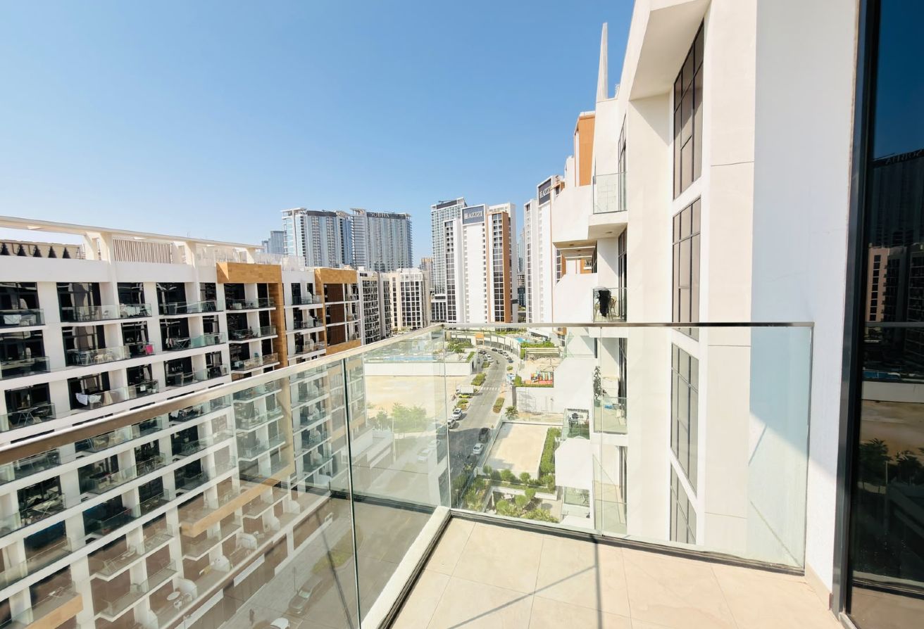 High floor | Vacant | Spacious Layout gallery image