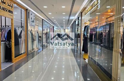 Retail - Studio - 3 Bathrooms for rent in Al Manara - Dubai