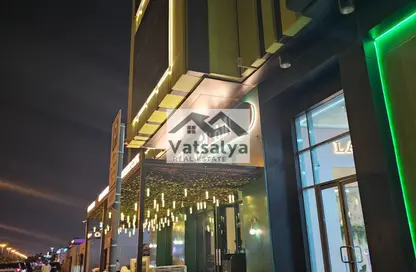 Retail - Studio for rent in Al Manara - Dubai