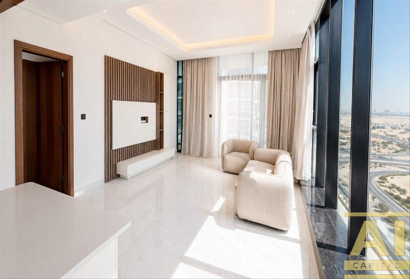 Spacious 2 Bed | Huge Balcony | Furnished Unit photo 4