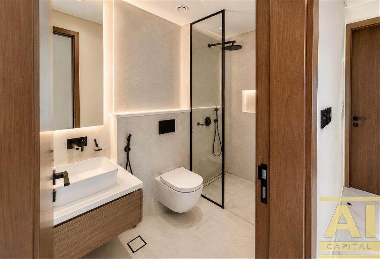 Spacious 2 Bed | Huge Balcony | Furnished Unit photo 11