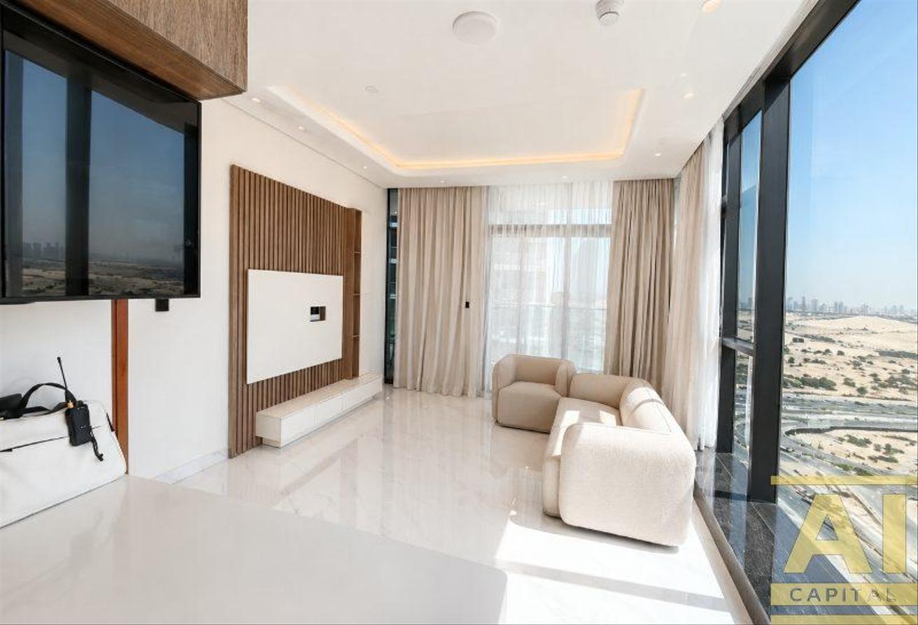 Spacious 2 Bed | Huge Balcony | Furnished Unit photo 2