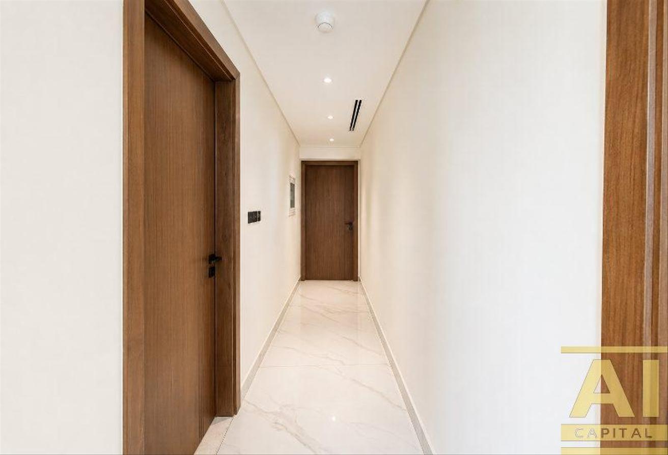 Spacious 2 Bed | Huge Balcony | Furnished Unit photo 9