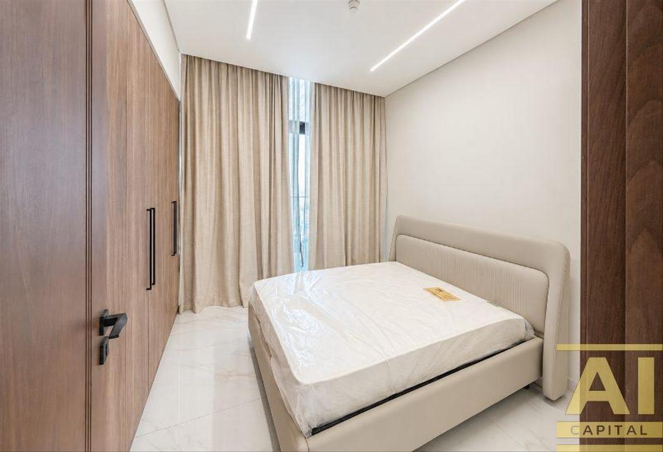 Spacious 2 Bed | Huge Balcony | Furnished Unit photo 6