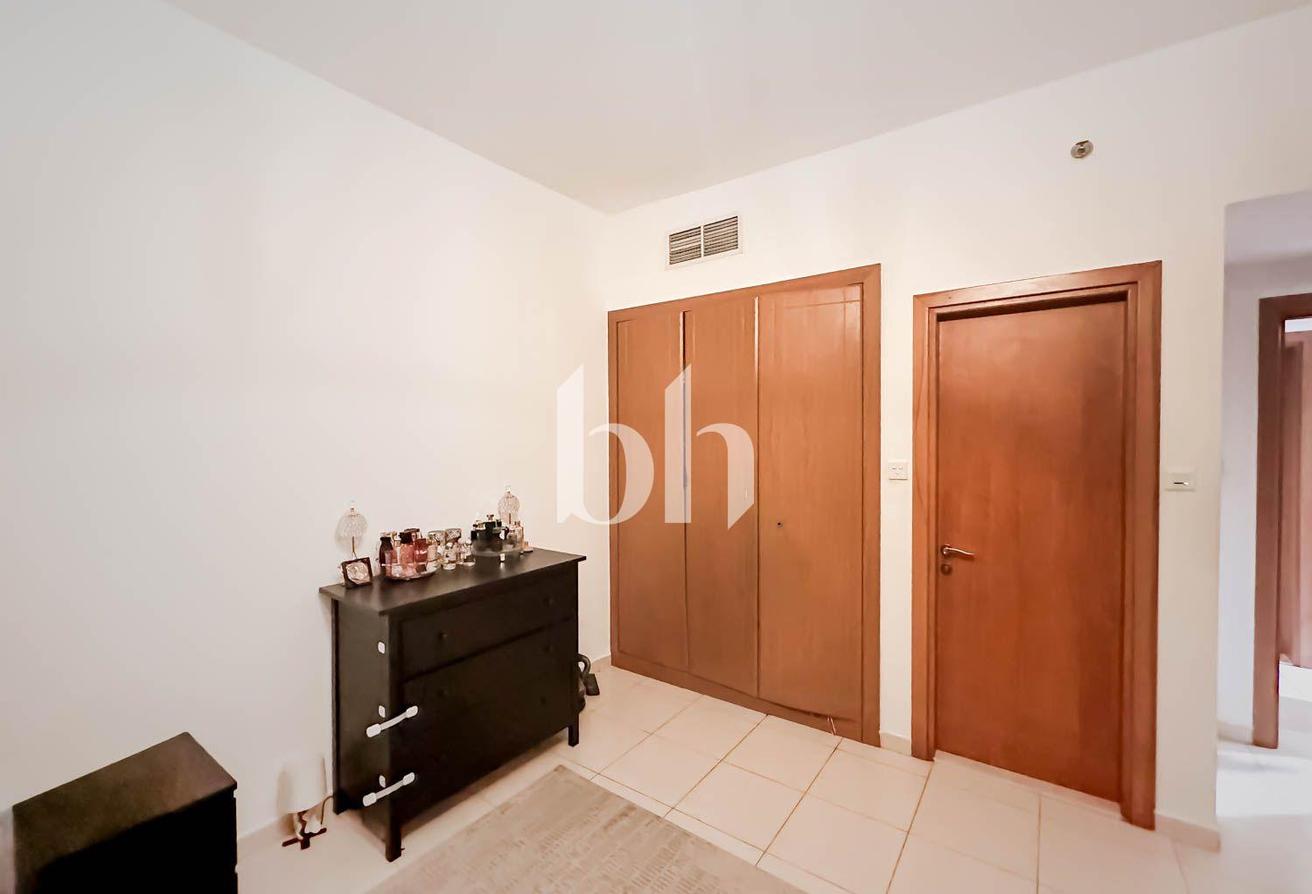 Large Layout | Fully Furnished | Multiple Cheques photo 4