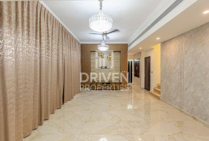 56948117 - Property Image 2