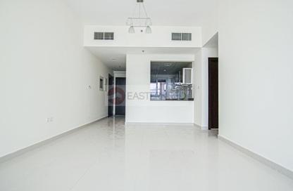 Apartment - 2 - 3 for rent in Alza 11 - Dubai Land Residence Complex - Dubai