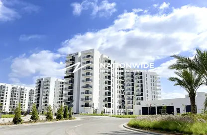 Apartment - 2 Bedrooms - 2 Bathrooms for rent in Waters Edge - Yas Island - Abu Dhabi