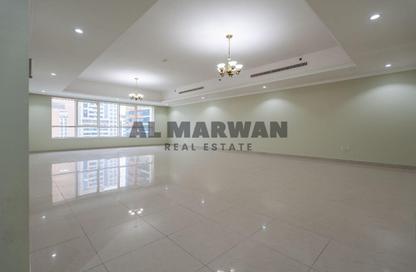 Apartment - 4 Bedrooms - 4 Bathrooms for rent in Robot Park Tower - Al Khan - Sharjah Apartment - 4 Bedrooms - 4 Bathrooms for rent in Robot Park Tower - Al Khan - Sharjah