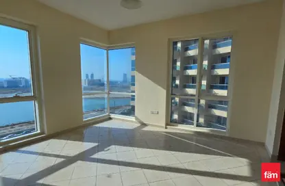 شقة - 2 غرف نوم - 3 حمامات للبيع في B  برج - لاجو فيستا - مدينة دبي للإنتاج (اي ام بي زد) - دبي