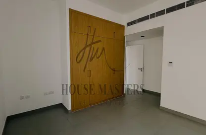 شقة - غرفة نوم - 2 حمامات للبيع في الممشى - مويلح - الشارقة