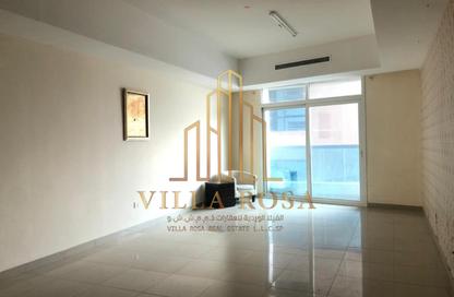 Apartment - 1 Bedroom - 2 Bathrooms for rent in Palm Tower 3 - Palm Towers - Al Majaz - Sharjah