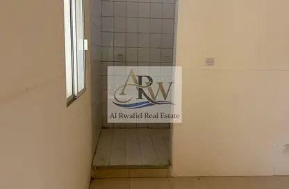 سكن عمال - استوديو - 8 حمامات للايجار في المنطقة الصناعية رقم 5 - المنطقة الصناعية بالشارقة - الشارقة