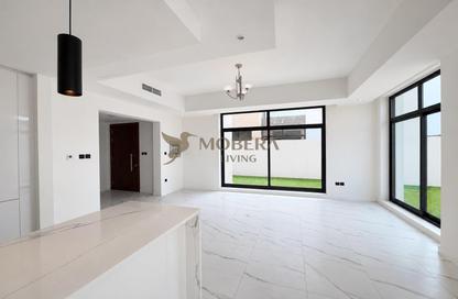 Villa - 4 - 5 for rent in Wadi Al Safa 3 - Dubai Villa - 4 - 5 for rent in Wadi Al Safa 3 - Dubai