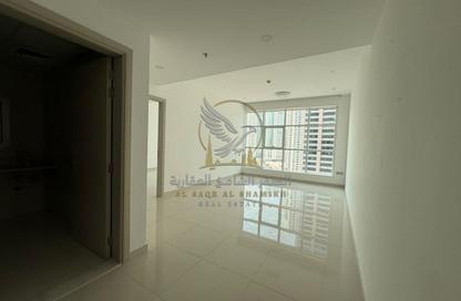 Apartment - 1 - 2 for rent in Al Khan Corniche - Al Khan - Sharjah