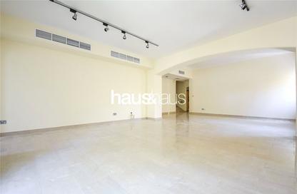 Villa - 4 - 4 for sale in Meadows 9 - Meadows - Dubai