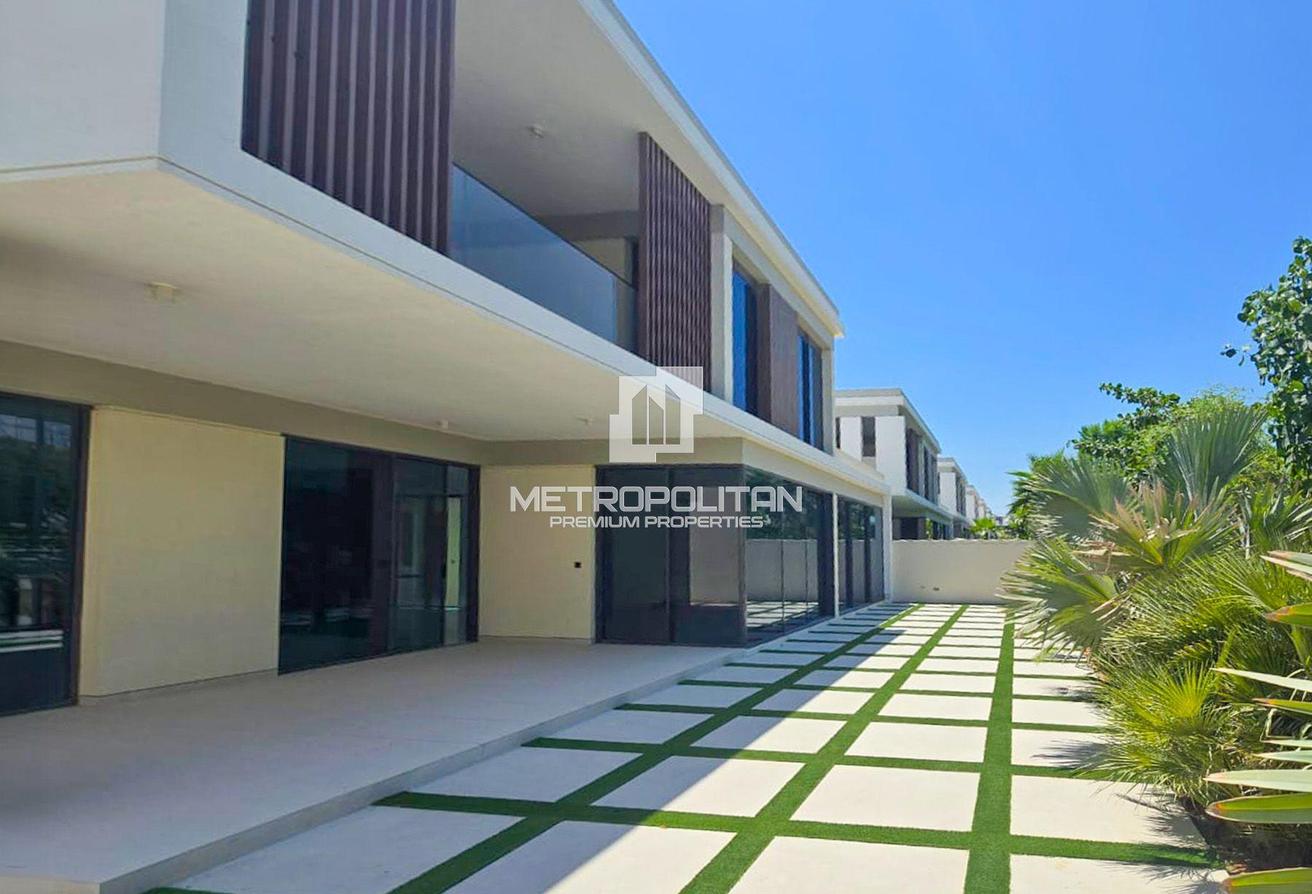 Signature Villa | One of 18 | Large 5BR Single Row photo 30