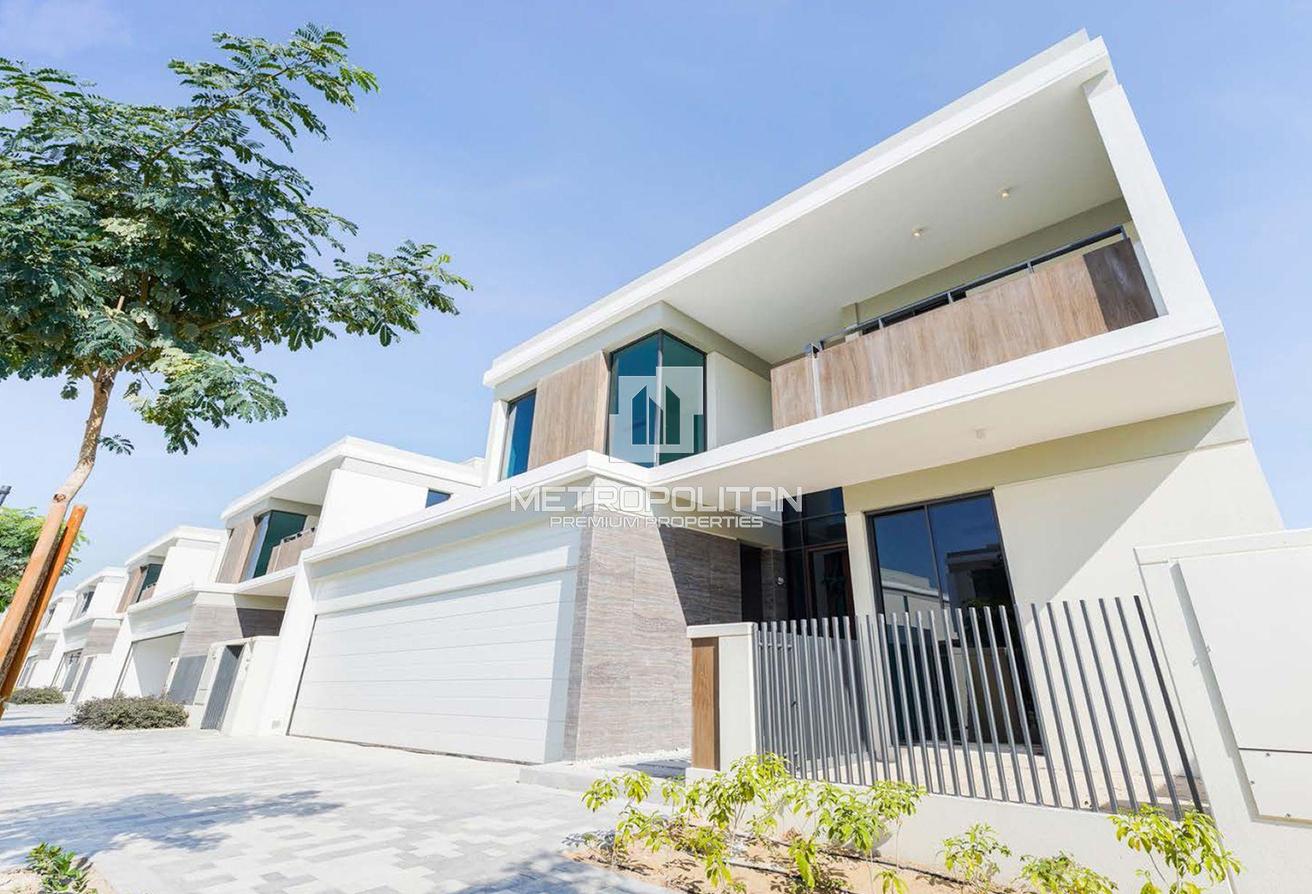 Signature Villa | One of 18 | Large 5BR Single Row photo 13