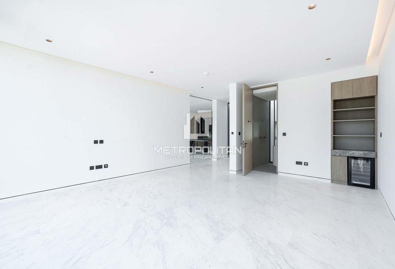 Signature Villa | One of 18 | Large 5BR Single Row photo 12