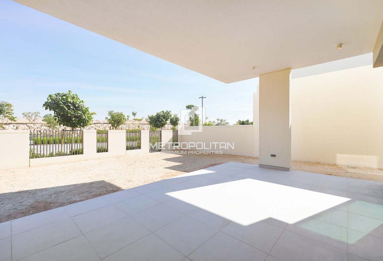 Signature Villa | One of 18 | Large 5BR Single Row photo 14