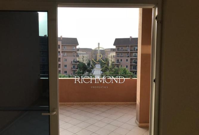 98679764 - Property Image 2