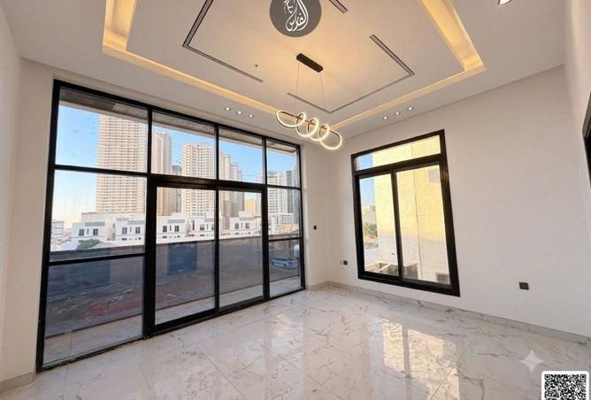 105122817 - Property Image 2
