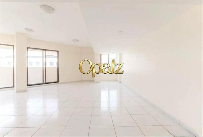 Deal | Family Living 2BHK| Prime Location | Metro