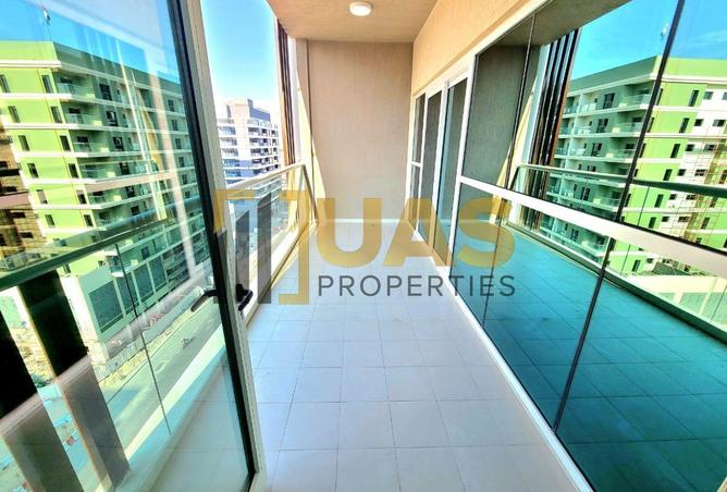 HIGH FLOOR FULLY EQUIPPED 1BHK NEW FLAT BRIGHT HOT
