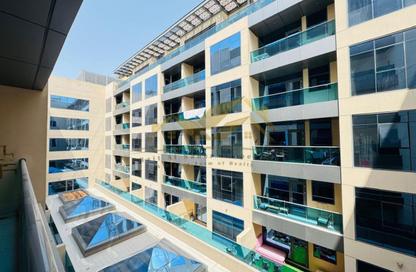 Apartment - 2 Bedrooms - 3 Bathrooms for rent in Airport View Building - Al Garhoud - Dubai Apartment - 2 Bedrooms - 3 Bathrooms for rent in Airport View Building - Al Garhoud - Dubai