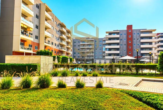 Book Now | Luxury View Living | Prime Location