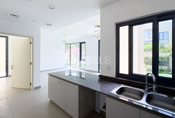 136092804 - Property Image 3
