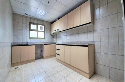 Apartment - 2 - 3 for rent in Al Khabaisi - Deira - Dubai