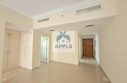 Apartment - 1 Bedroom - 2 Bathrooms for rent in Muwaileh 29 Building - Muwaileh - Sharjah