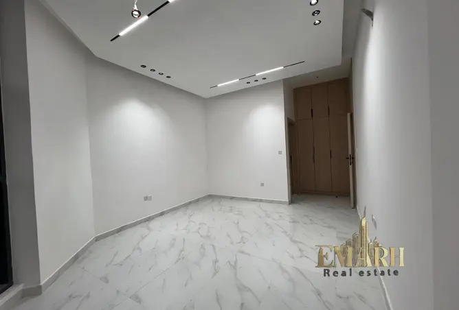 160968855 - Property Image 3