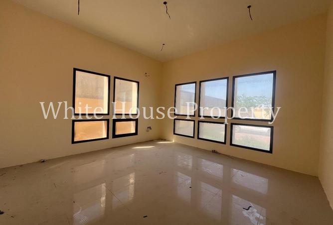 114185296 - Property Image 2