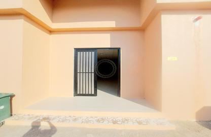 Labor Camp - Studio - 7+ Bathrooms for rent in Wadi AL AIN 1 - Al Noud - Al Ain