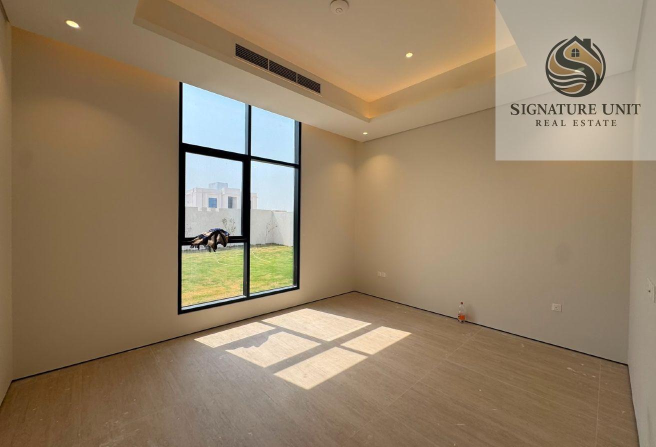 Brand New | 5BR Villa with Driver | 3 Parking photo 5